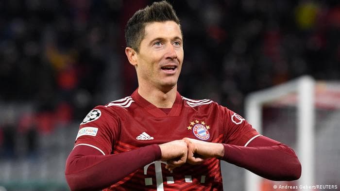 Barcelona vijon insistimin për Lewandowskin