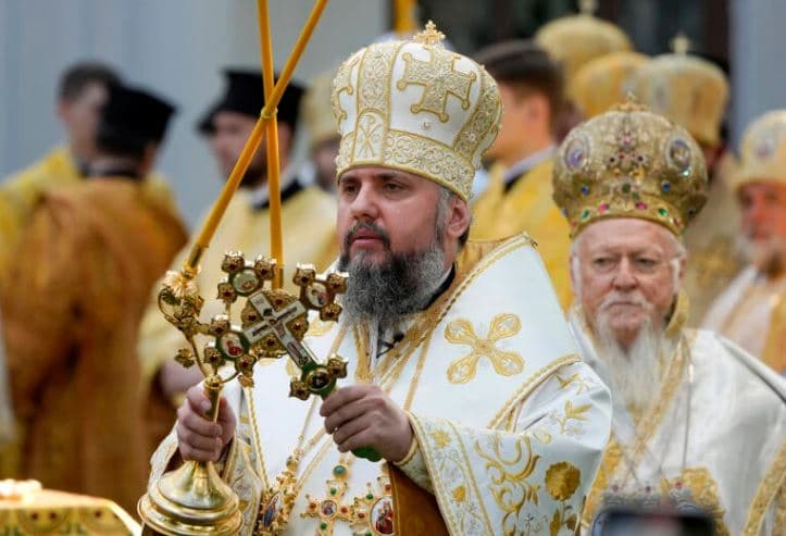 Kisha Ortodokse e Ukrainës: Mos i festoni Pashkët në zonat e luftës