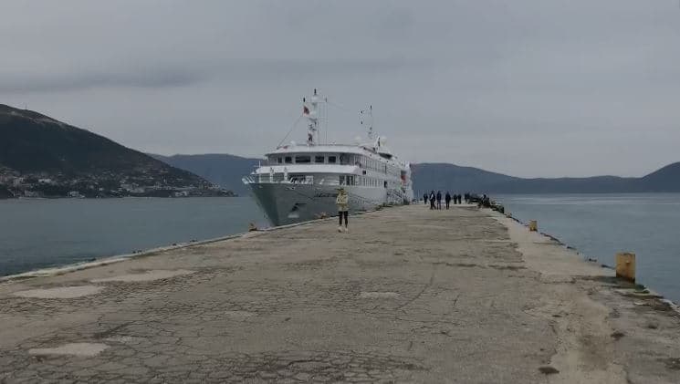 Video/ Pas dy vitesh pandemie, rikthehen kroçierat në Vlorë