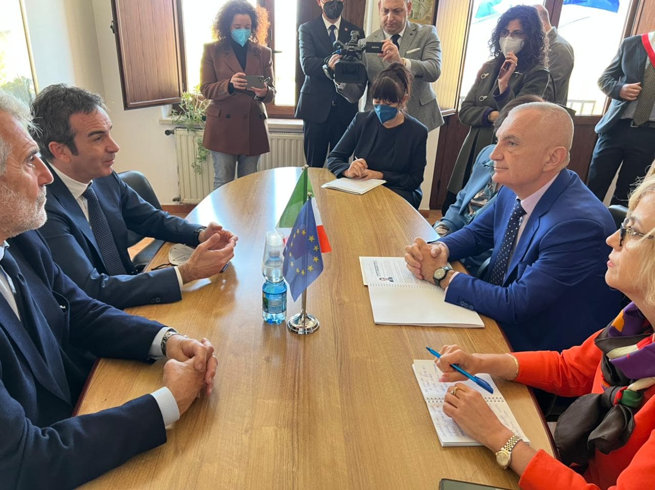 Meta: Të vendosim sa më parë linjën direkte ajrore Tiranë-Kalabri 