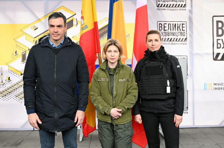 Kryeministrat e Spanjës dhe Danimarkës mbërrijnë në Kiev, do takohen me Zelensky-n
