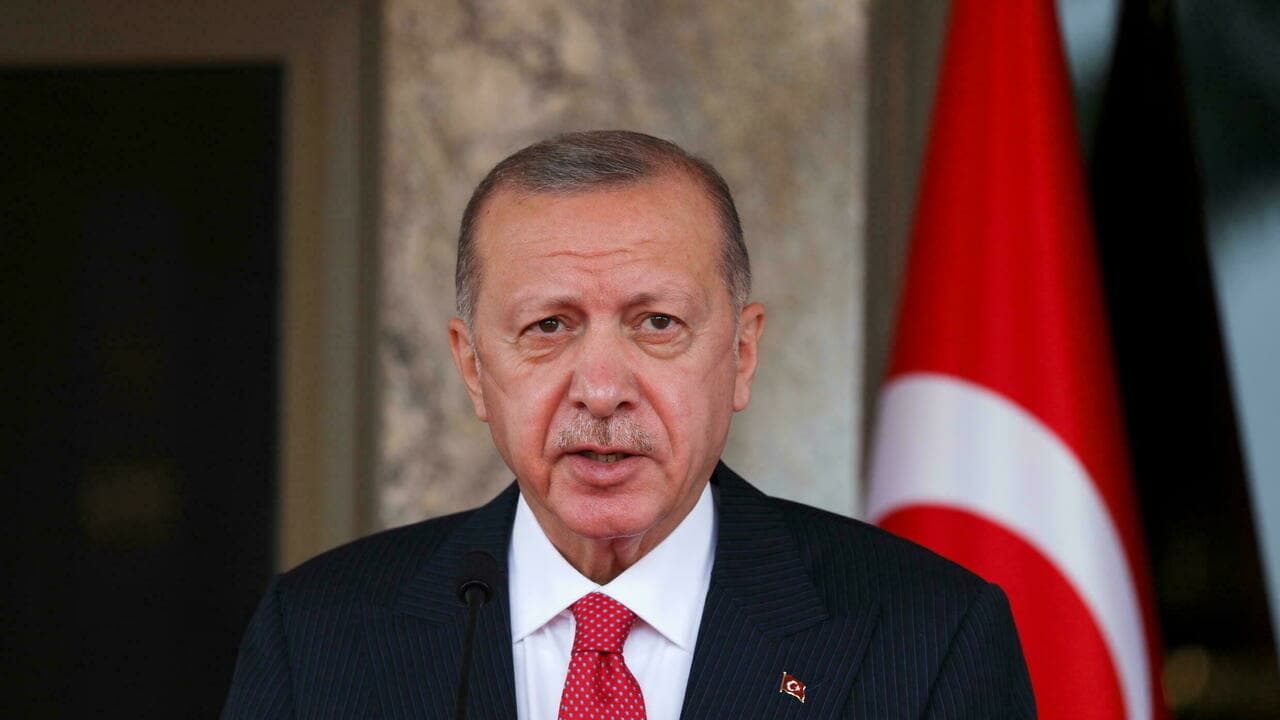 Erdogan: Putin dhe Zelensky të takohen në Stamboll, jo pesimist për bisedimet