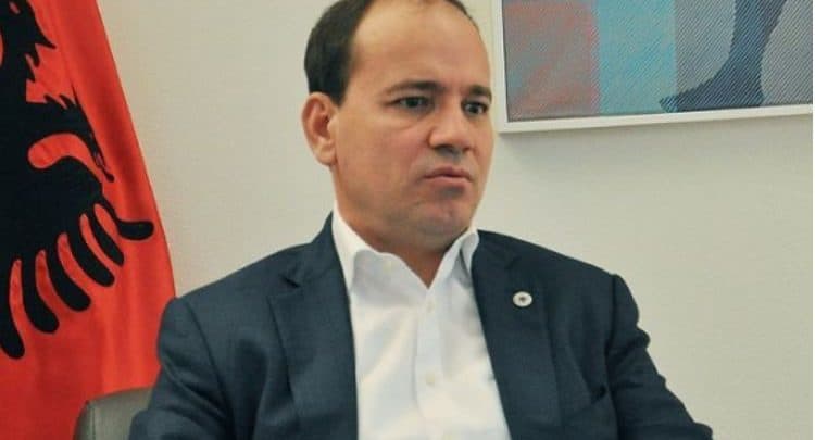 Me pneumoni, Bujar Nishani transferohet për trajtim jashtë vendit