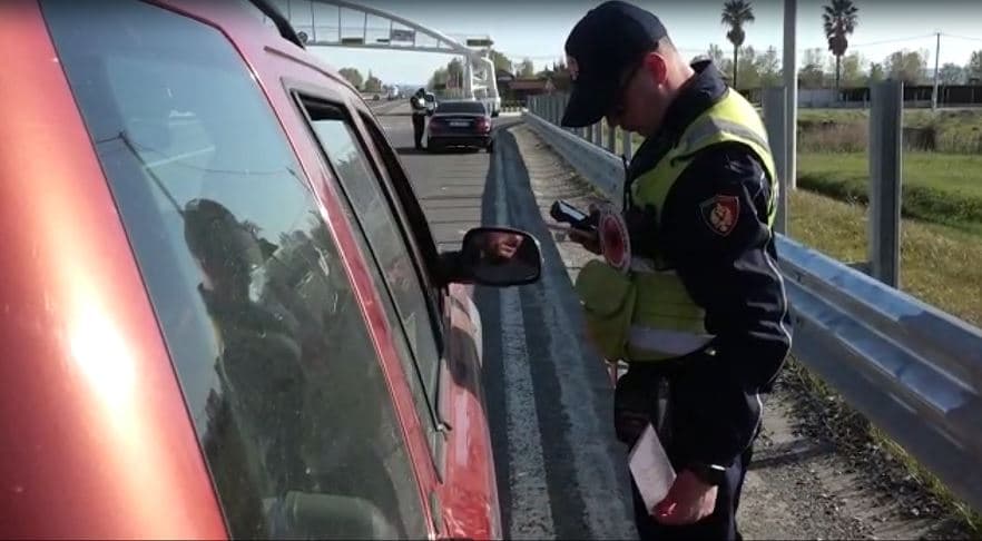 Një person kapet nën efektin e drogave të forta në timon, 17 të tjerë tentuan korruptimin e efektivëve