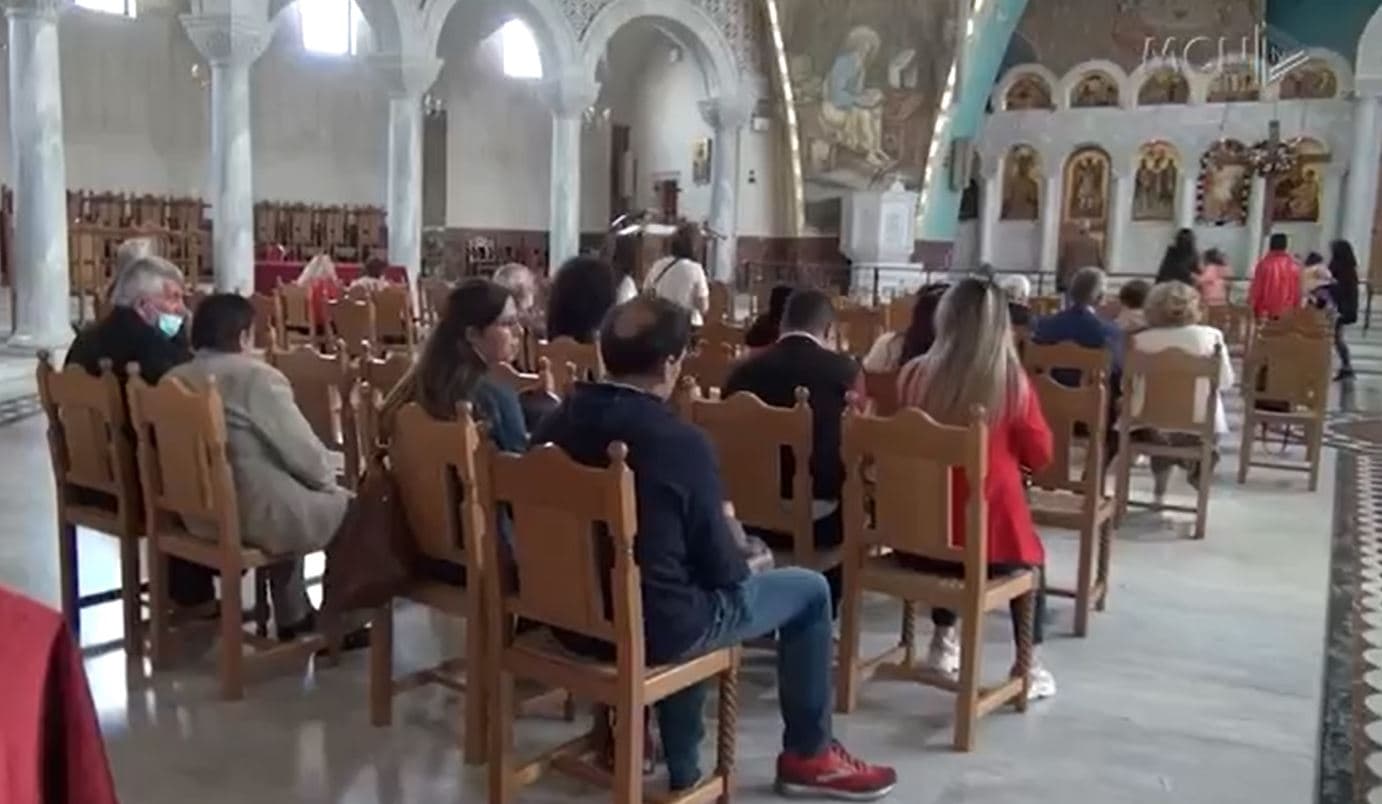 Kremtohet pashka ortodokse në Tiranë/ Besimtarët: Më shumë dashuri e paqe mes njëri-tjetrit (VIDEO)