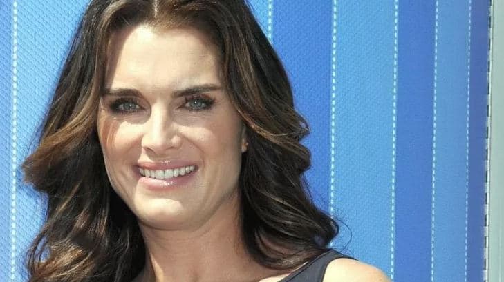 Brooke Shields shfaqet topless: 56 vjeçe dhe ky është trupi im (FOTO)