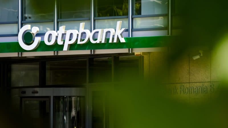 CEO i OTP në Hungari kritikon politikën e qeverisë për çmimet e shërbimeve