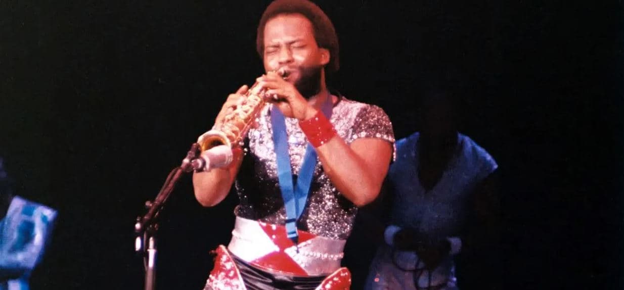 Saksofonisti i Earth, Wind & Fire, Andrew Woolfolk ka ndërruar jetë në moshën 71-vjeçare