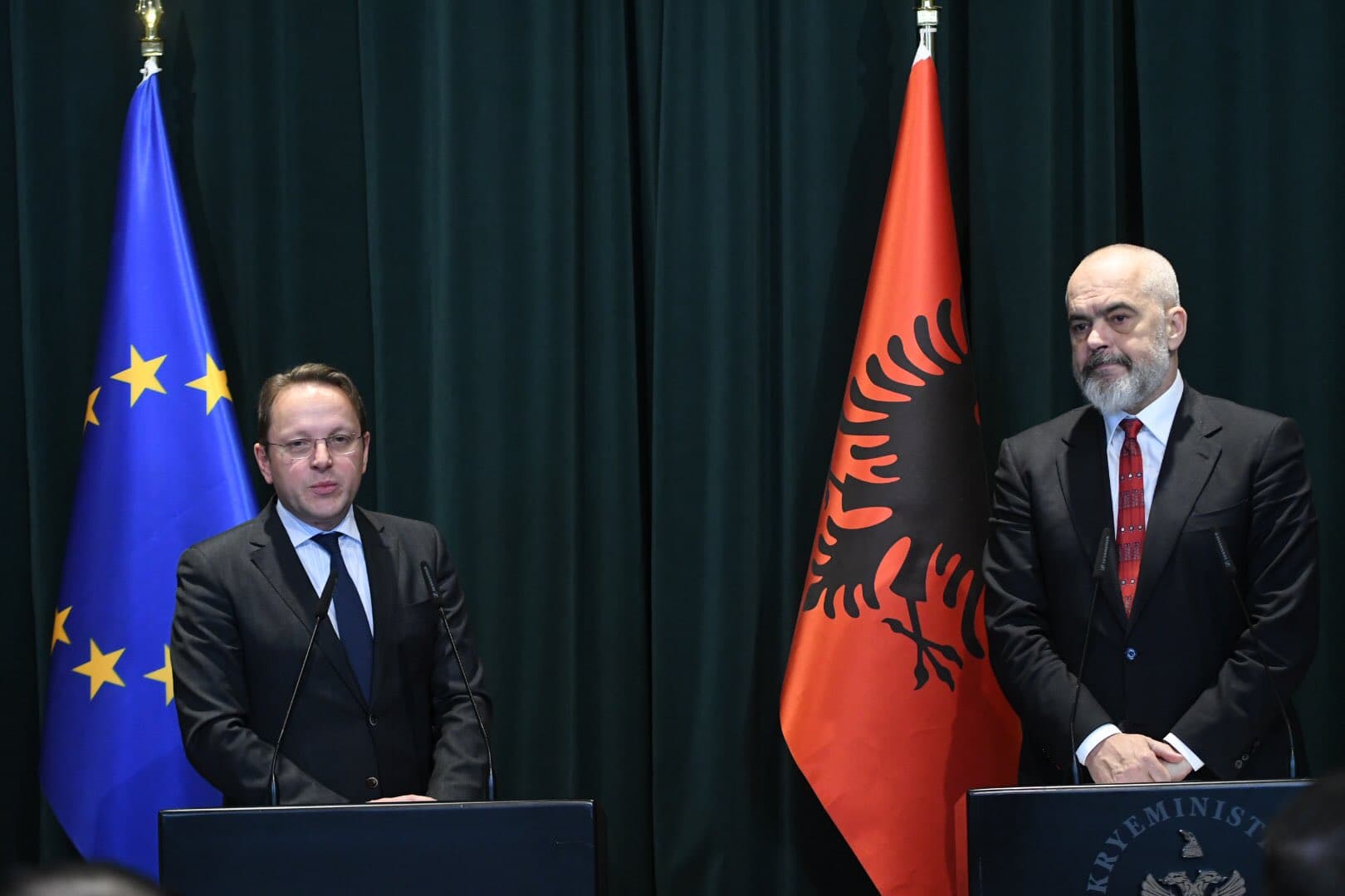 Varhelyi vjen sot në Tiranë, takim me Ramën