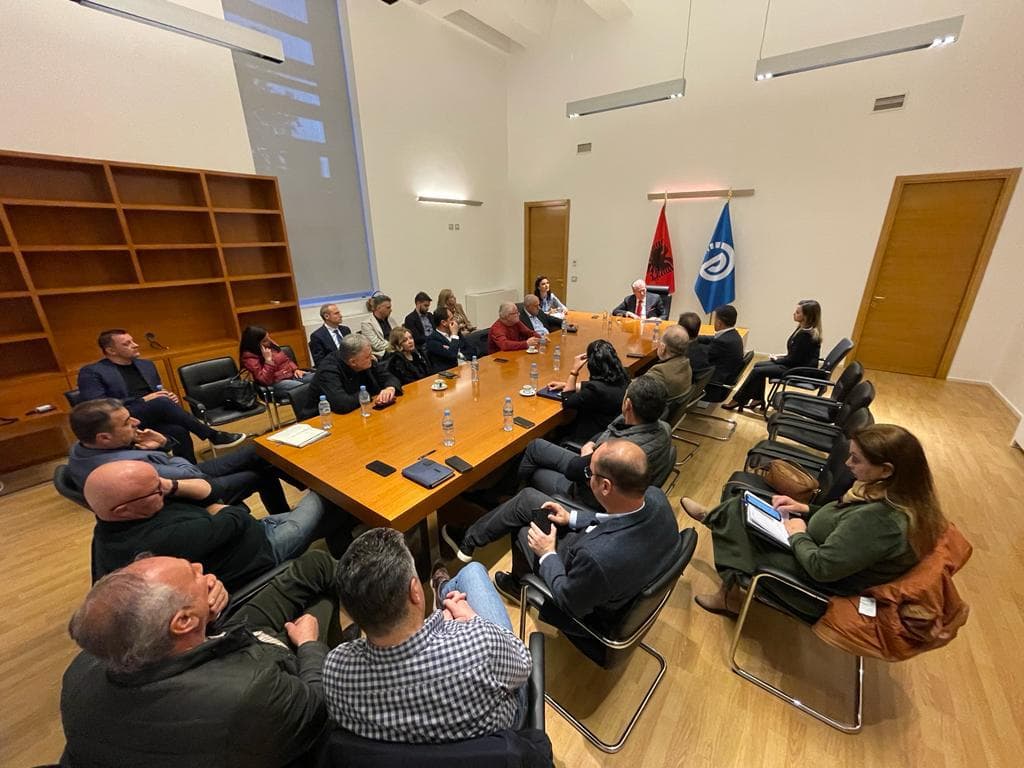 Kuvendi Kombëtar, zbardhet mesazhi i "Rithemelimit" për deputetët e PD-së