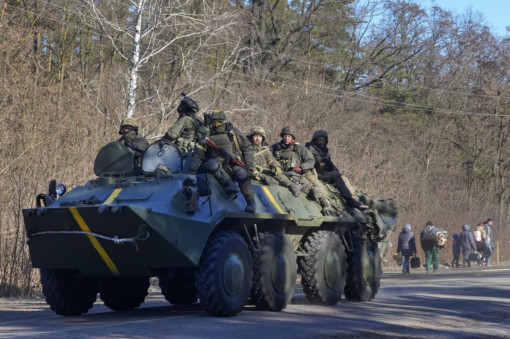  Ukrainë/ Autoritetet-qytetarëve: Mos i përdorni makinat, të kursejmë karburant për ushtrinë!