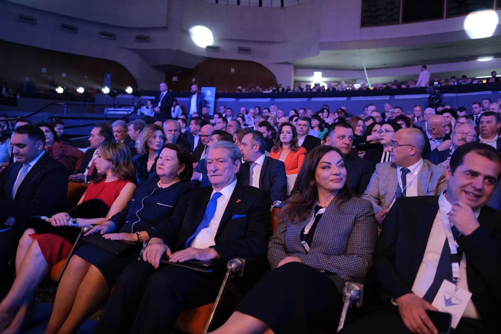PD mban Kuvendin Kombëtar, të vjetrit që u rikthyen dhe mungesat nga grupi parlamentar  