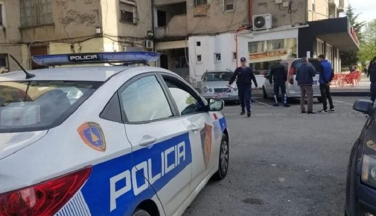 Sherr për parkimin në Durrës, rrihen me shkopinj dhe grushta dy persona