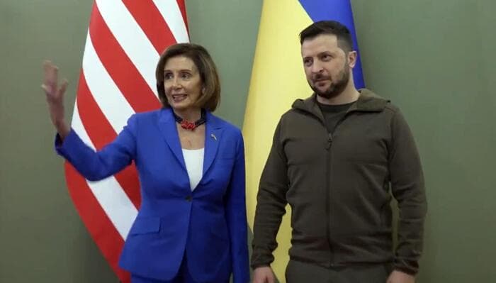 Nancy Pelosi viziton Kievin: E juaja është luftë për liri