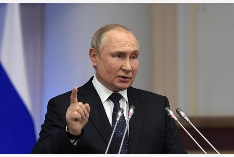 Putin firmos ligjin bankar: Gazi rus do paguhet në rubla