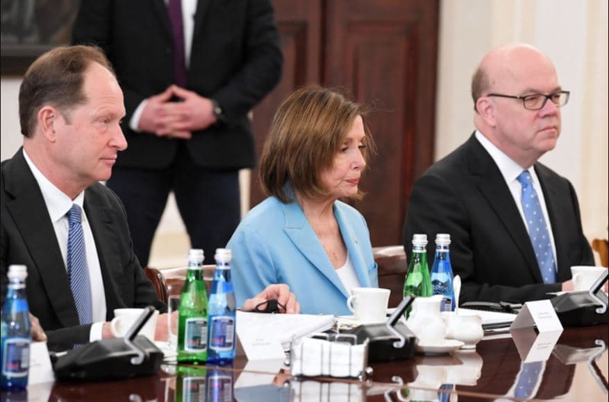 Konflikti në Ukrainë/ Nancy Pelosi drejt Polonisë, takim me kryeministrin Duda