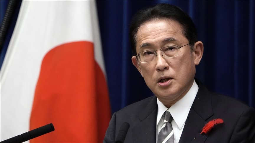 Rusia i ndalon hyrjen kryeministrit japonez