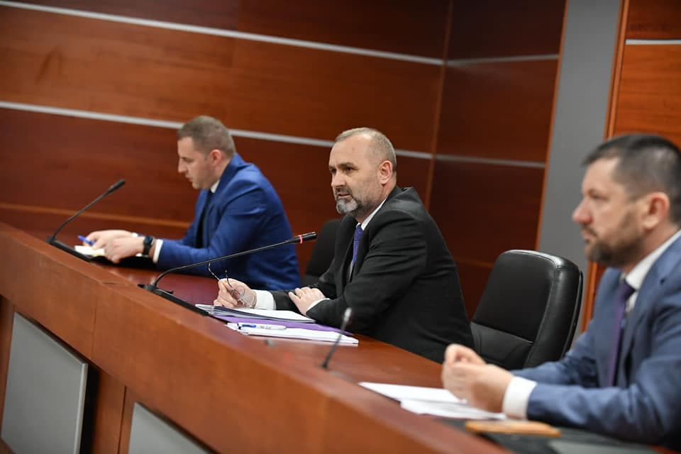 Manja me drejtuesit e burgjeve: Kallëzime për abuzuesit, do verifikoj personalisht ankesat 