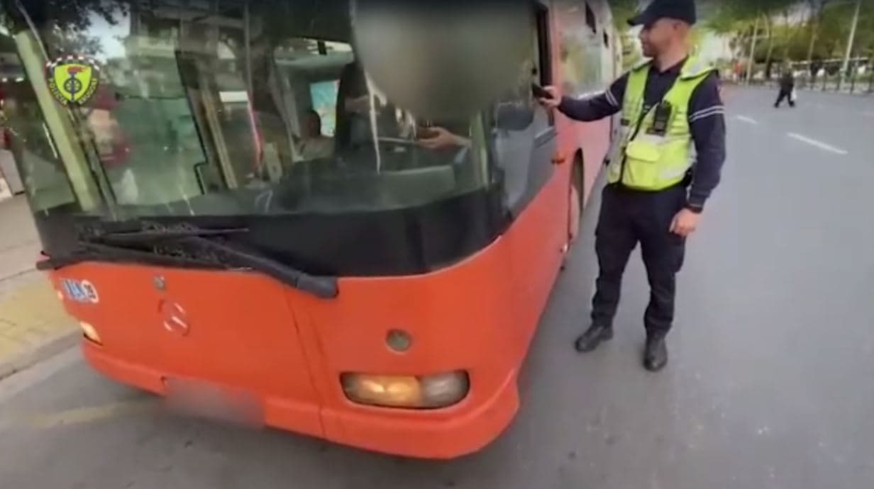 Aksidentet e fundit/ Rrugorja e Tiranës, kontrolle blic për drejtuesit e mjeteve të transportit publik