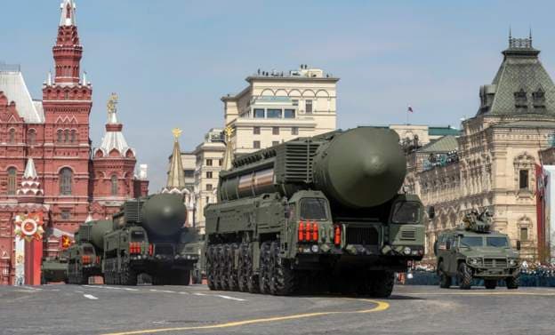 Rusia feston nesër Ditën e Fitores, Putini përballet me lloje të ndryshme disfate