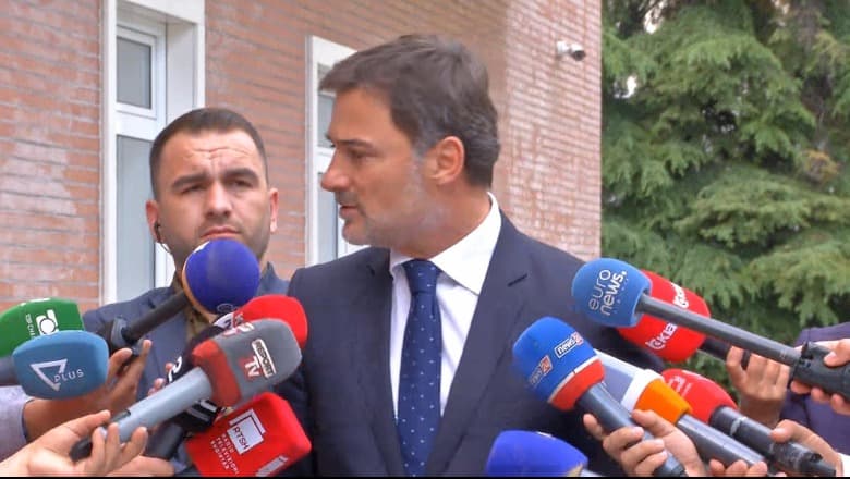 Presidenti, Alibeaj: Të jetë antikomunist dhe me integritet