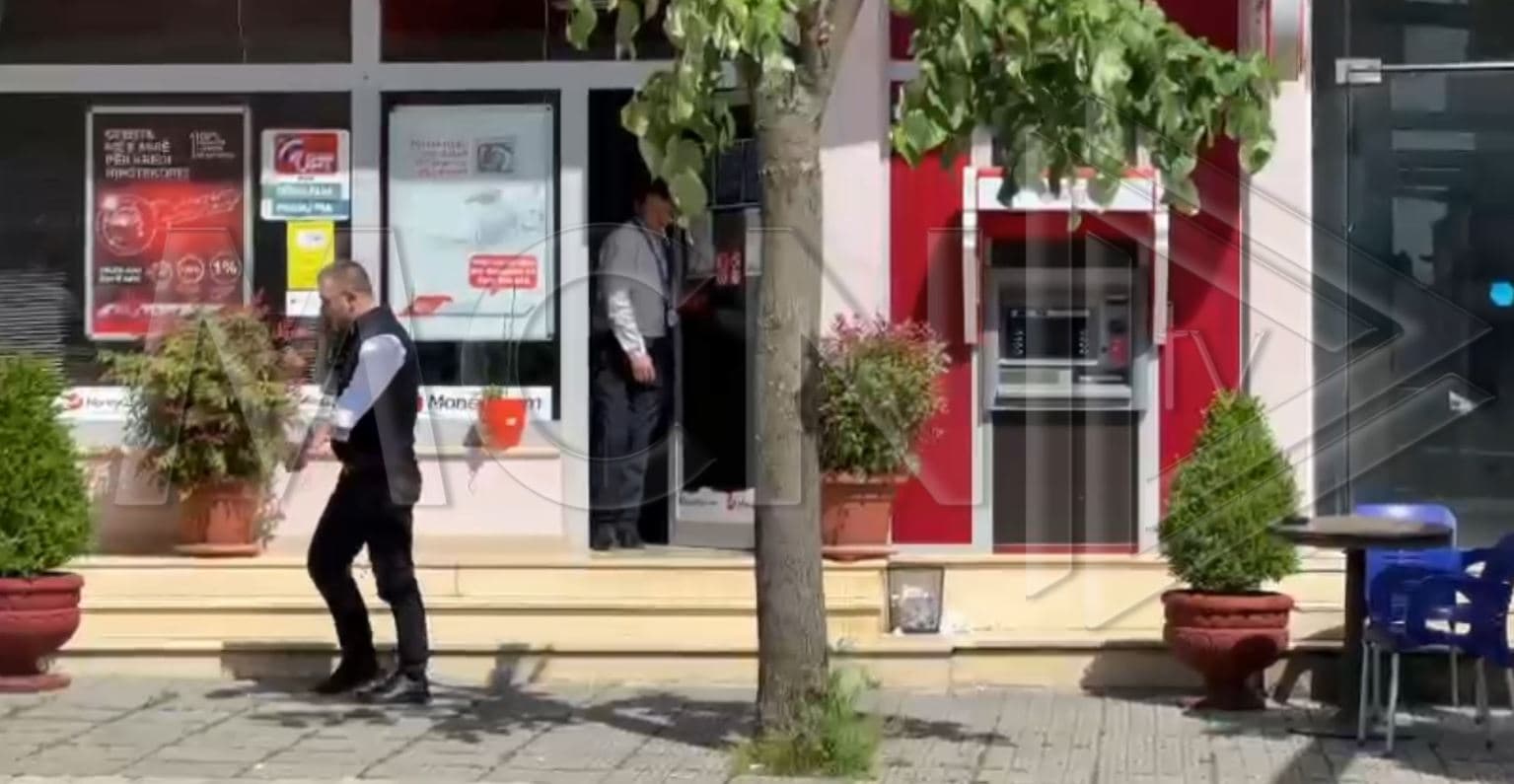 Koplik, persona të armatosur grabisin filialin e një banke