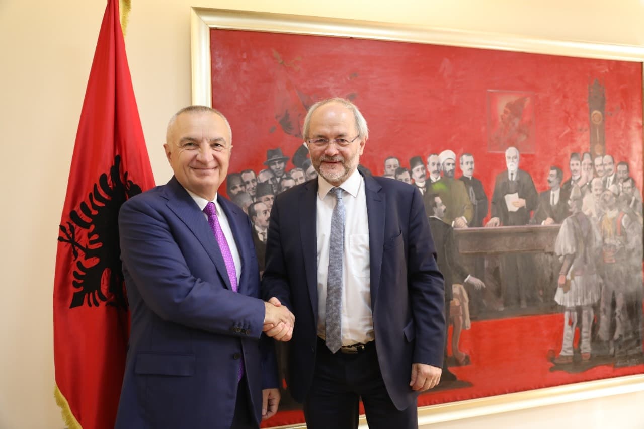Meta takon politikanin gjerman në Ditën e Europës: Të përshpejtohet procesi i integrimit