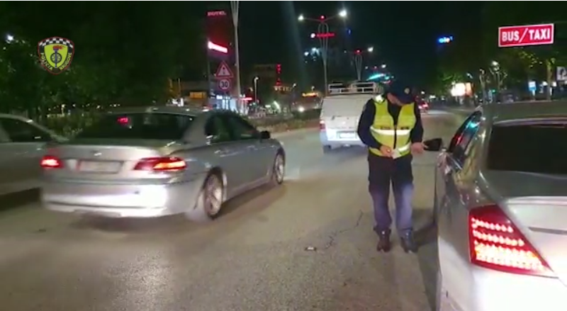 Aksidentet/ Policia me makina inteligjente: Evidentojnë shpejtësinë dhe lexojnë automatikisht targat