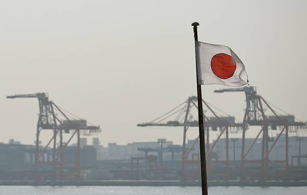 Japonia sanksionon 130 rusë, mes tyre dhe Kryeministrin Mishustin