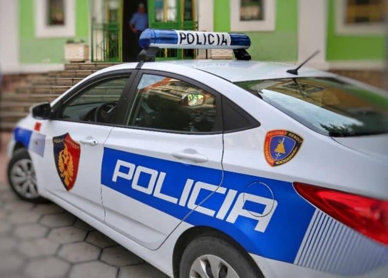 Qarkullonte me armë zjarri me vete, arrestohet i riu në lagjen “Çole”