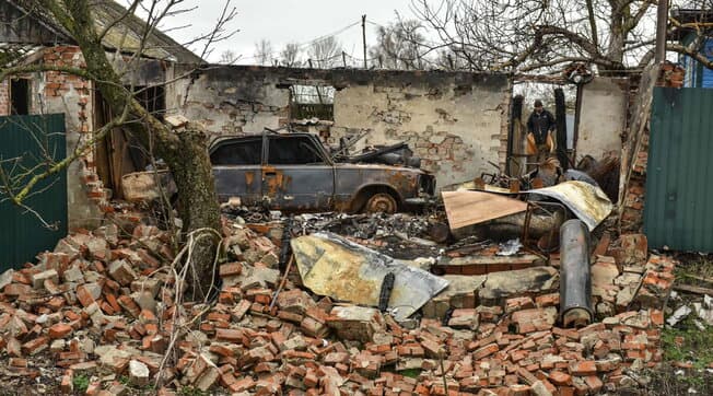 Ukrainë, gjenden trupat e 44 personave nën rrënojat e një pallati në Izyum