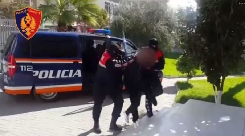 Në kërkim nga drejtësia italiane, kapet në Tiranë i dënuari me 4 vite burg/ Emri