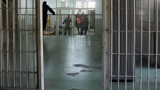 I burgosuri i Drenovës dërgohet në spital me shenja helmimi