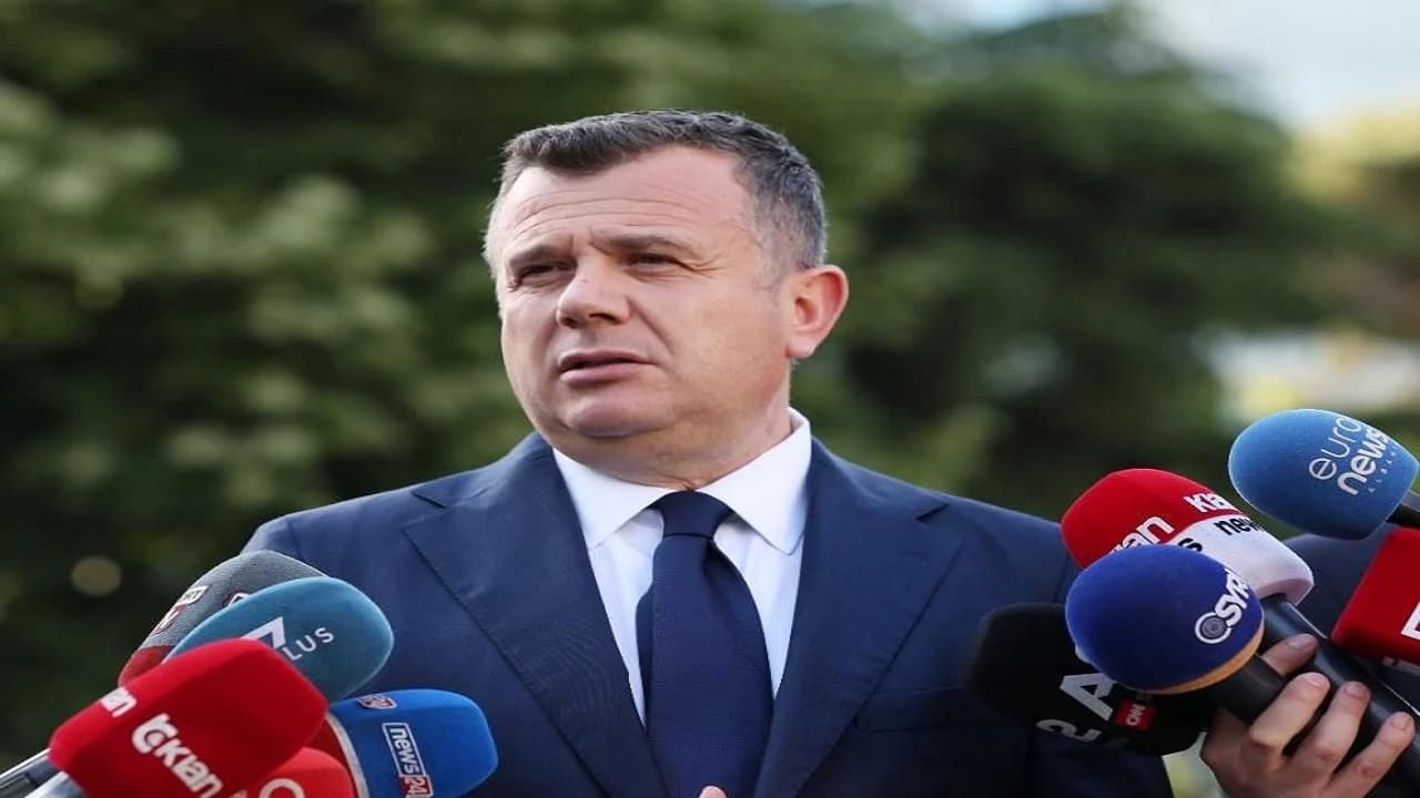 Balla: Dënojmë masakrën në Srebrenicë, por nuk do të votojmë kurrë një propozim të non-grata Berishës