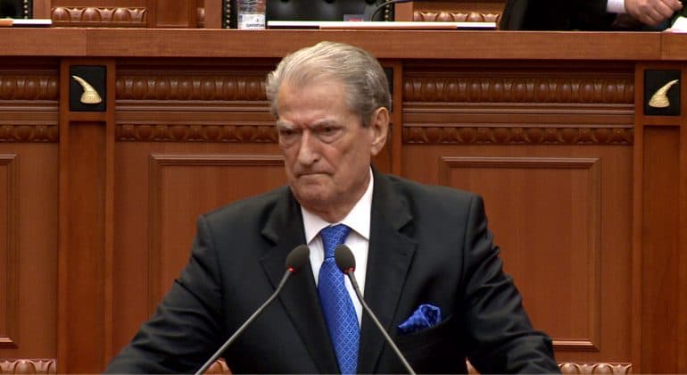 Rrëzohet rezoluta për dënimin gjenocidit serb në Serbrenicë, Berisha: Votuat sipas urdhrit të Vuçiç