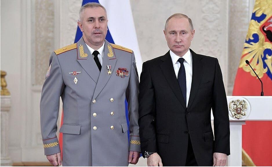 Oficerët rusë u zhveshën, lidhën dhe morën me forcë! Si i ndëshkon gjenerali Muradov ata që rebelohen kundër Putinit