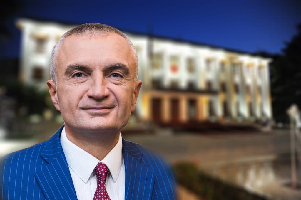 700 mijë dollarë për një foto me Trump/ Reagon Presidenca: Padi për shpifje gazetës austriake