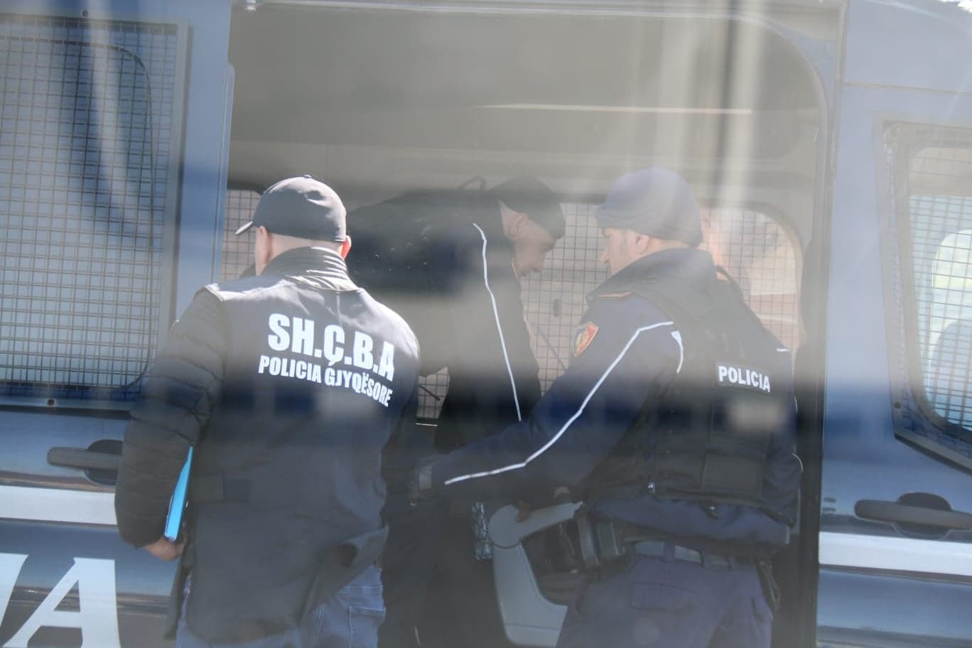 Ankimuan vendimin/ Apeli i GJKKO-së lë në burg 15 punonjësit e Doganës së Morinës