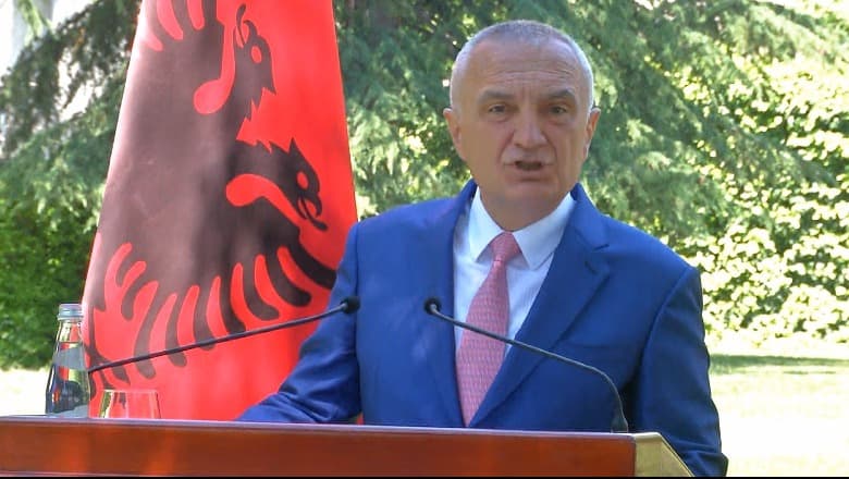 Shkrimi i gazetës autriake, Meta: Ju duket Petriti si Trumpi? Do t'i padis