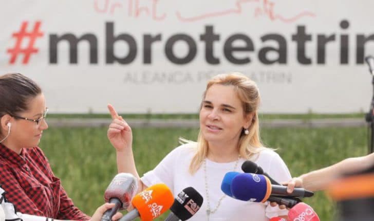 Kryemadhi: Teatri u shemb nga bashkëpunimi Luli-Edi&Co, vendi ka nevojë për drejtësi dhe opozitë