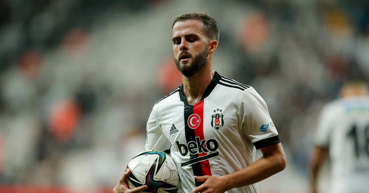 Napoli, interes për Pjanic