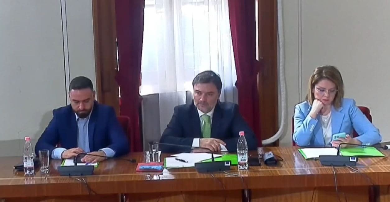 Palët në tryezën e negociatave për Presidentin e ri/ Alibeaj: Iu bashkuam procesit për të mos krijuar alibi