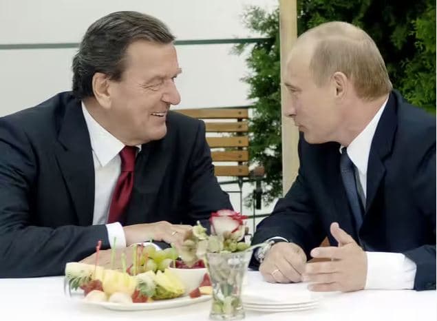 “Lobim pro Putin”, ish-kancelarit gjerman Schroeder i hiqet zyra