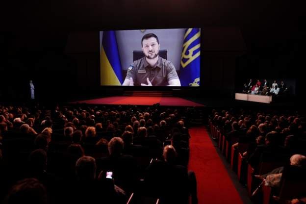 Zelensky: Rusia lëshon raketa me rreze të gjatë për shkak të disfatave