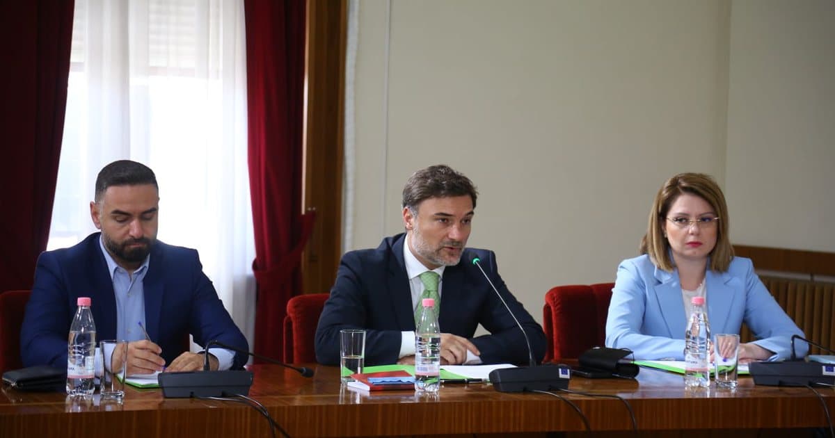 Presidenti i ri, Alibeaj mbledh sot grupin parlamentar