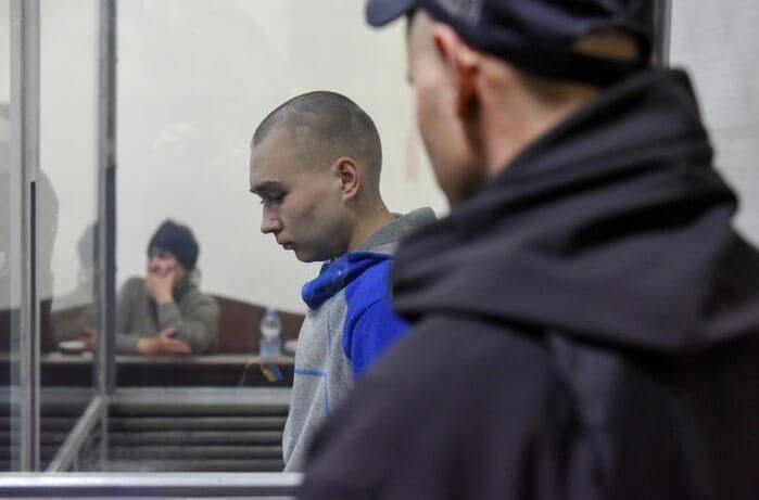 U gjykua për krime lufte në Ukrainë, kërkon falje në gjykatë rreshteri rus