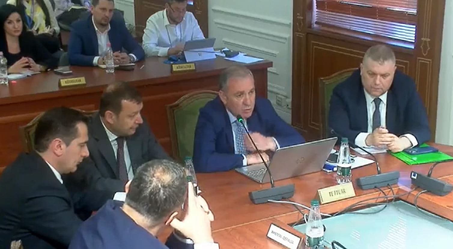 Kraja: Nuk i ndalojmë dot deklaratat politike, detyra jonë të shohim dosjet 