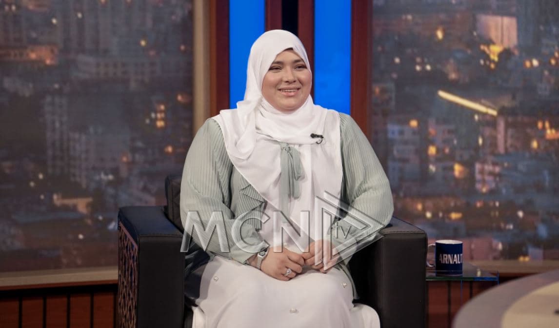  “16 vjeçe vendosa shaminë”, Edlira Dyrmishaj: Falesha fshehurazi sepse kisha turp nga prindërit!