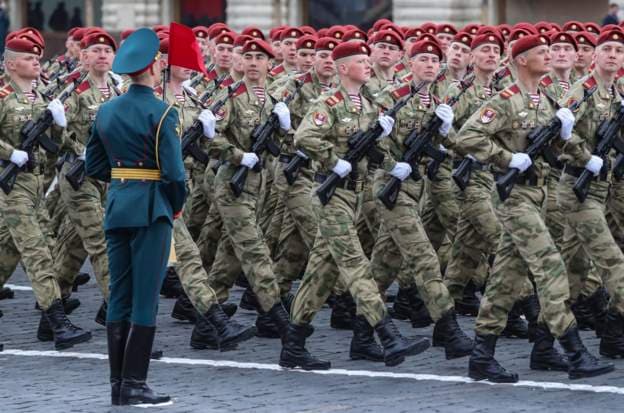 Rusia plan për të lejuar personat mbi të 40-at t'i bashkohen ushtrisë