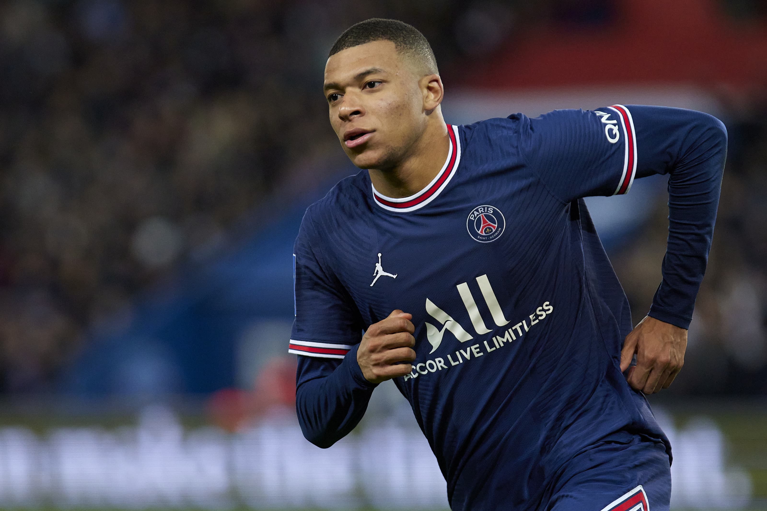 Mbappe drejt rinovimit me Parisin
